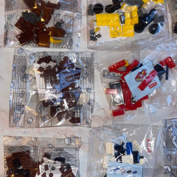 LEGO Mystery Bundle of 19 Sealed Mini Bags of Assorted Pieces - Picture 5 of 6